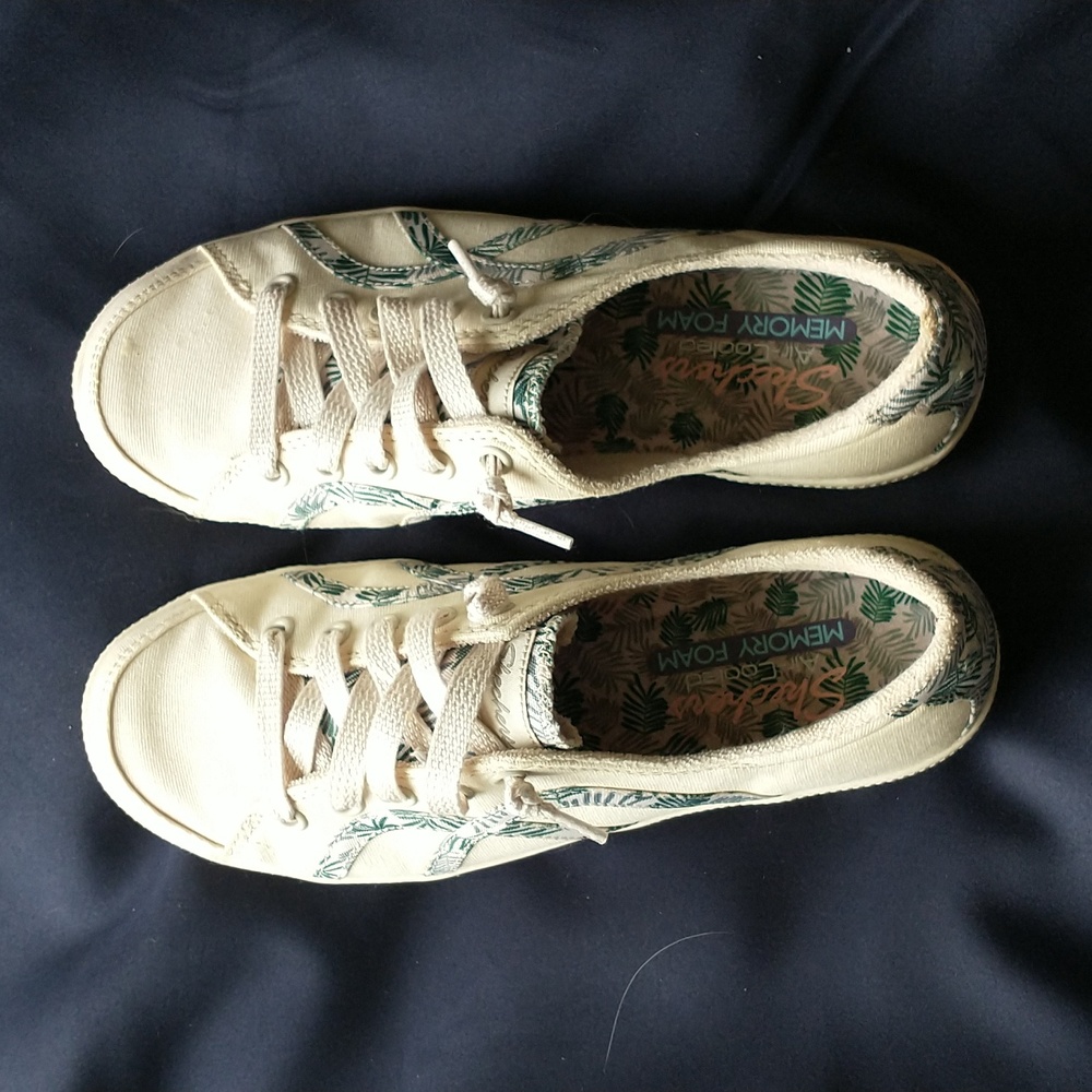 Skechers Madison Ave slip on sneakers